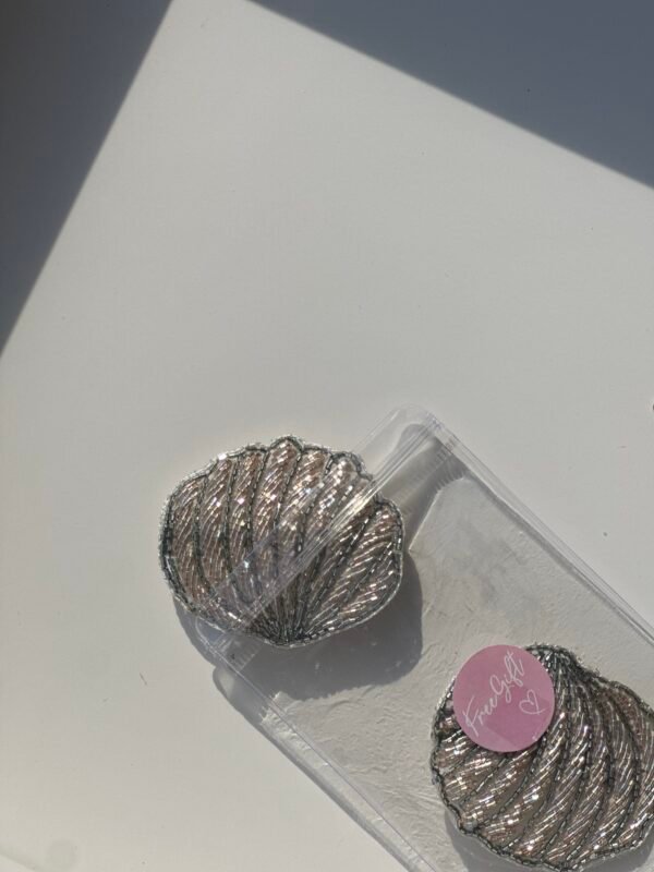 Seashell hair-clips - Image 4