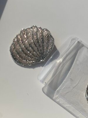 Seashell hair-clips
